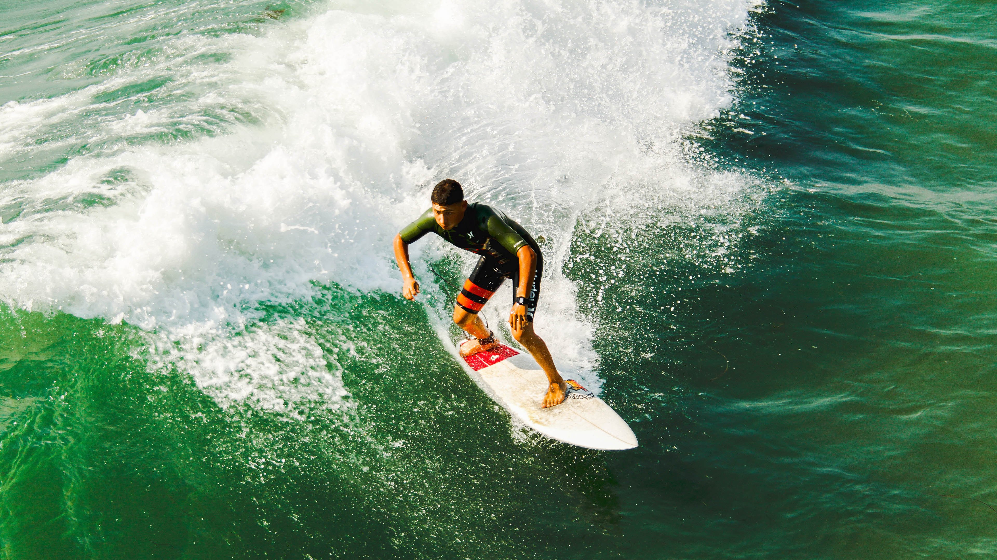 F1新赛季揭幕战之夜,孙兴慜冠军级表现,速度与意志的跨界共鸣
