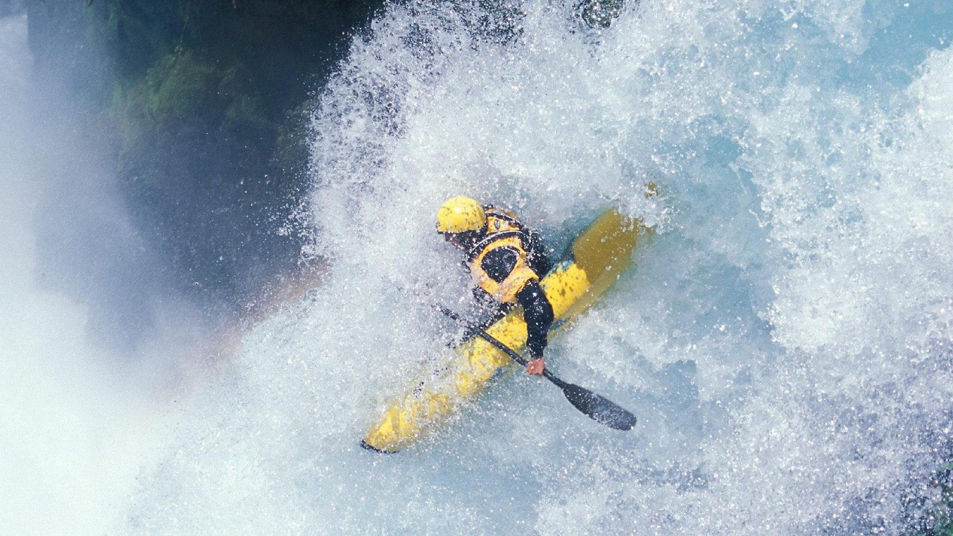 开云APP-F1街道赛之夜，萨卡压力下完成爆发